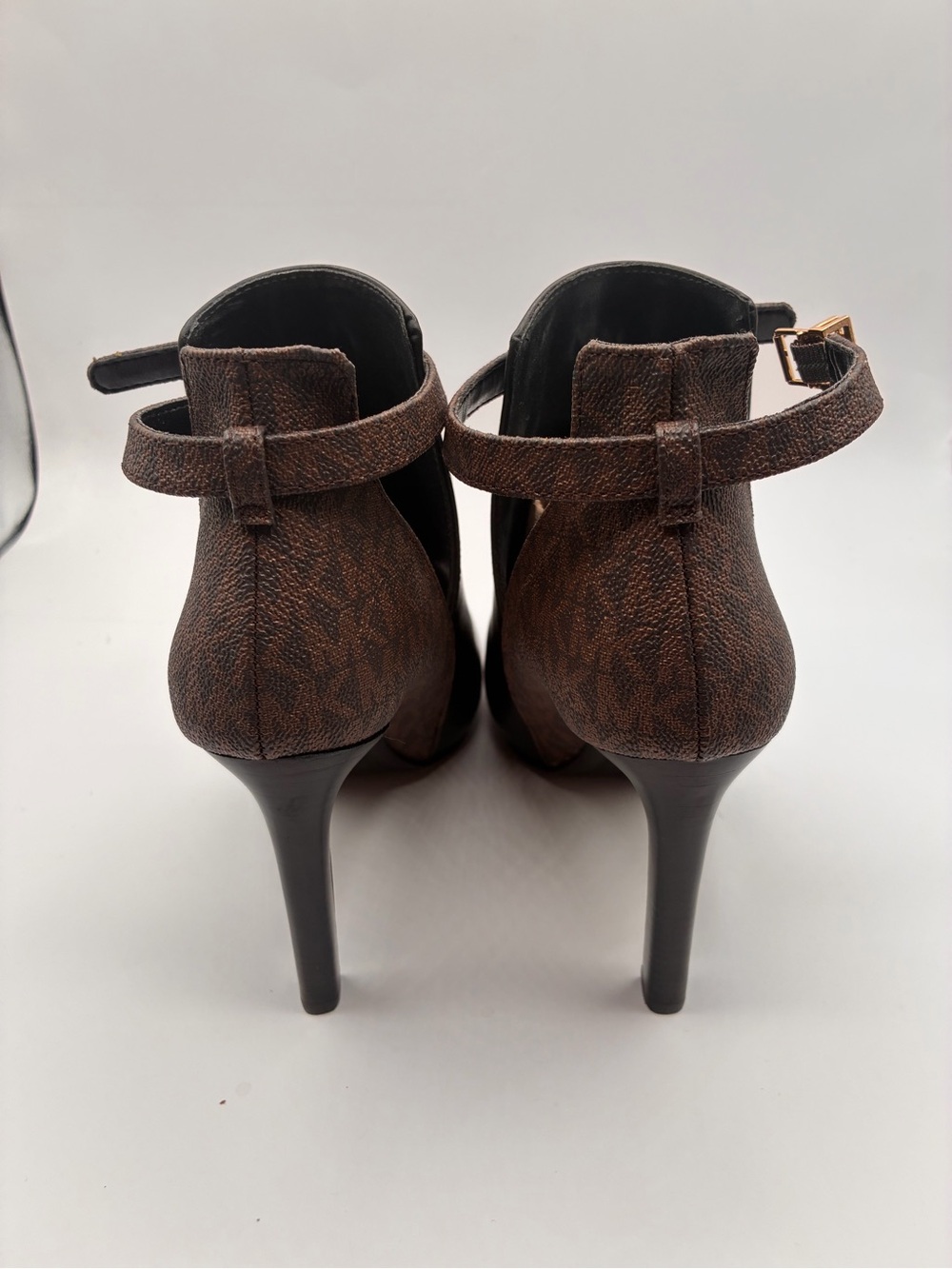 Michael Kors Black Brown Logo Buckle Peep Toe Leather Heels Adjustable Strap - Picture 8 of 9